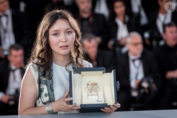 Samal Yeslyamova (Prix d'interprétation féminine dans "Ayka") - Photocall de la remise des palmes lors de la cérémonie de clôture du 71ème Festival International du Film de Cannes le 19 mai 2017. © Borde-Moreau/Bestimage
