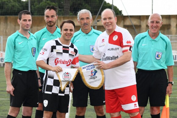 Felipe Massa et le prince Albert II de Monaco - Traditionnel match de football caritatif opposant l'A.S. Star Team for Children à l'Association Mondiale des Pilotes de F1 au stade Lucien Rhein à Menton, le 22 mai 2018. L'équipe du prince A. II de Monaco a remporté la rencontre par 2 buts à 1. © Bruno Bebert/Bestimage
