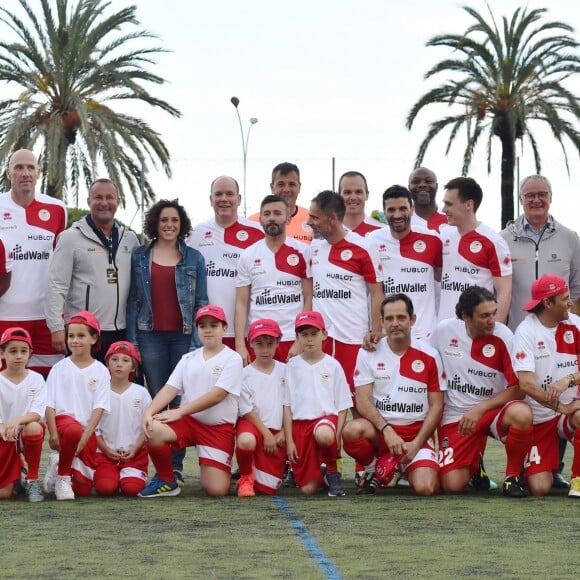 La Star Team for Children (avec le prince Albert de Monaco, Nico Rosberg) - Traditionnel match de football caritatif opposant l'A.S. Star Team for Children à l'Association Mondiale des Pilotes de F1 au stade Lucien Rhein à Menton, le 22 mai 2018. L'équipe du prince A. II de Monaco a remporté la rencontre par 2 buts à 1. © Bruno Bebert/Bestimage