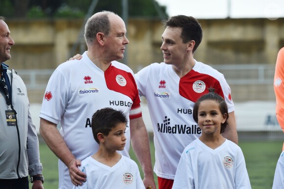 Le prince Albert II de Monaco et Louis Ducruet - Traditionnel match de football caritatif opposant l'A.S. Star Team for Children à l'Association Mondiale des Pilotes de F1 au stade Lucien Rhein à Menton, le 22 mai 2018. L'équipe du prince A. II de Monaco a remporté la rencontre par 2 buts à 1. © Bruno Bebert/Bestimage