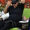 Eva Longoria enceinte se fait pouponner dans un salon de manucure/pédicure à Beverly Hills, le 17 mai 2018