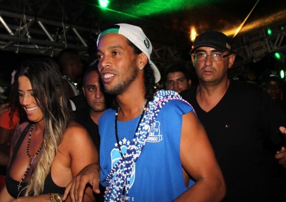 Le joueur de foot Ronaldinho Gaúcho lors du carnaval de Bahia au Brésil le 2 mars 2014.