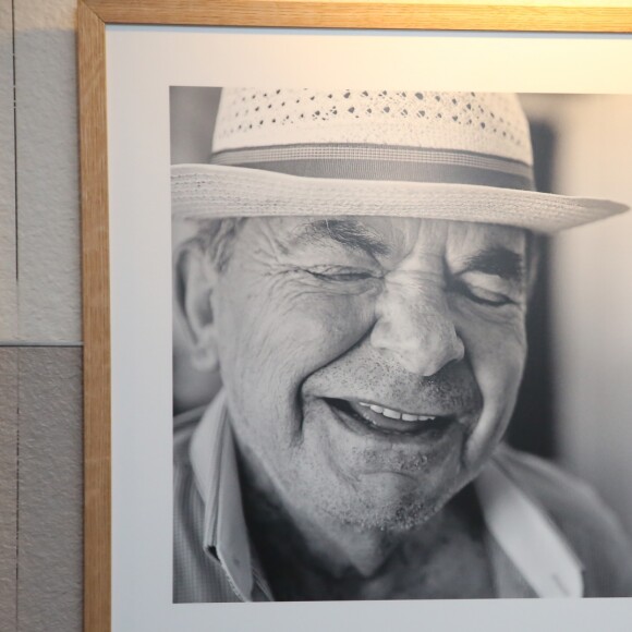 Exclusif - Illustration (Andreas, le père de Nikos Aliagas) - Vernissage de l'exposition "Moments Suspendus" de Nikos Aliagas à l'Atlantis Hall à Boulogne-Billancourt, le 3 décembre 2014. Nikos Aliagas a réalisé ces portraits à la lumière du jour lors d'interviews. L'animateur, passionné de photographie, expose ses oeuvres jusqu'au 31 mars 2015.  No web/No blog pour Belgique/Suisse.03/12/2014 - Boulogne-Billancourt