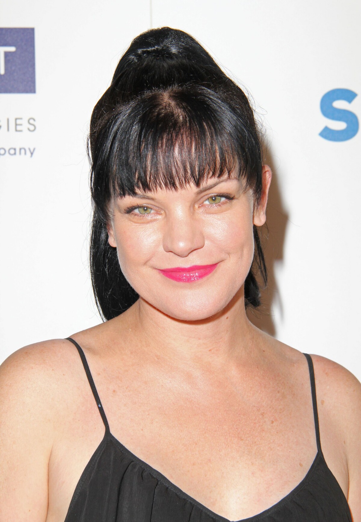 Ncis' Pauley Perrette: Bikini Photo Goes Viral - uqawqvi