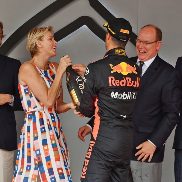 Andrea Casiraghi, la princesse Charlene de Monaco, le prince Albert II de Monaco, Pierre Casiraghi félicitent le trio de tête du 76e Gran Prix de Formule 1 de Monaco remporté par Daniel Ricciardo suivi de Sebastian Vettel et Lewis Hamilton, le 27 mai 2018. © Bruno Bebert/Bestimage