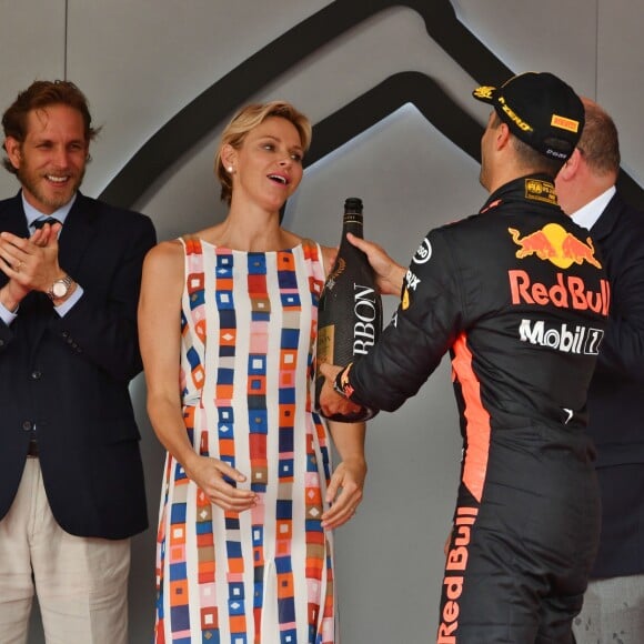 Andrea Casiraghi, la princesse Charlene de Monaco, le prince Albert II de Monaco, Pierre Casiraghi félicitent le trio de tête du 76e Gran Prix de Formule 1 de Monaco remporté par Daniel Ricciardo suivi de Sebastian Vettel et Lewis Hamilton, le 27 mai 2018. © Bruno Bebert/Bestimage