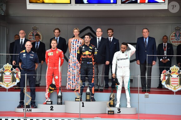 Andrea Casiraghi, la princesse Charlene de Monaco, le prince Albert II de Monaco, Pierre Casiraghi félicitent le trio de tête du 76e Gran Prix de Formule 1 de Monaco remporté par Daniel Ricciardo suivi de Sebastian Vettel et Lewis Hamilton, le 27 mai 2018. © Bruno Bebert/Bestimage