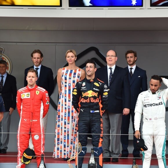 Andrea Casiraghi, la princesse Charlene de Monaco, le prince Albert II de Monaco, Pierre Casiraghi félicitent le trio de tête du 76e Gran Prix de Formule 1 de Monaco remporté par Daniel Ricciardo suivi de Sebastian Vettel et Lewis Hamilton, le 27 mai 2018. © Bruno Bebert/Bestimage