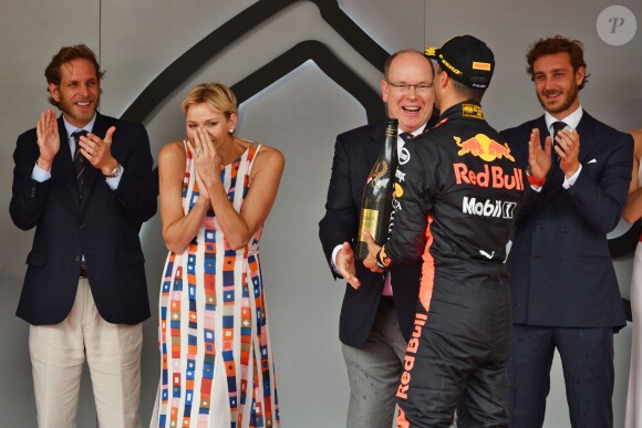 Andrea Casiraghi, la princesse Charlene de Monaco, le prince Albert II de Monaco, Pierre Casiraghi félicitent le trio de tête du 76e Gran Prix de Formule 1 de Monaco remporté par Daniel Ricciardo suivi de Sebastian Vettel et Lewis Hamilton, le 27 mai 2018. © Bruno Bebert/Bestimage