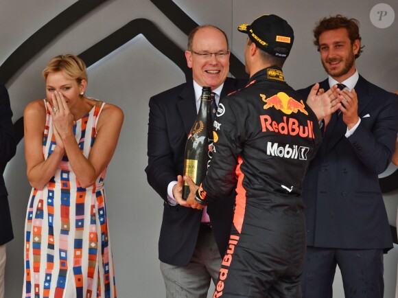 Andrea Casiraghi, la princesse Charlene de Monaco, le prince Albert II de Monaco, Pierre Casiraghi félicitent le trio de tête du 76e Gran Prix de Formule 1 de Monaco remporté par Daniel Ricciardo suivi de Sebastian Vettel et Lewis Hamilton, le 27 mai 2018. © Bruno Bebert/Bestimage