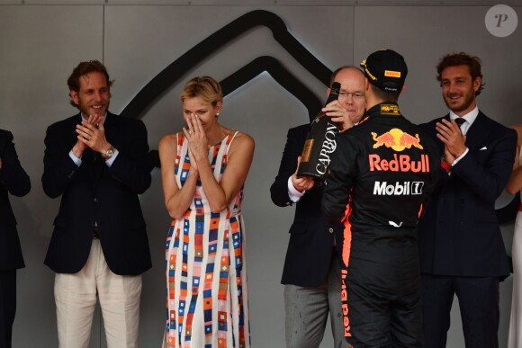 Andrea Casiraghi, la princesse Charlene de Monaco, le prince Albert II de Monaco, Pierre Casiraghi félicitent le trio de tête du 76e Gran Prix de Formule 1 de Monaco remporté par Daniel Ricciardo suivi de Sebastian Vettel et Lewis Hamilton, le 27 mai 2018. © Bruno Bebert/Bestimage