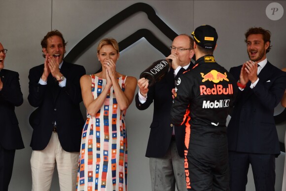 Andrea Casiraghi, la princesse Charlene de Monaco, le prince Albert II de Monaco, Pierre Casiraghi félicitent le trio de tête du 76e Gran Prix de Formule 1 de Monaco remporté par Daniel Ricciardo suivi de Sebastian Vettel et Lewis Hamilton, le 27 mai 2018. © Bruno Bebert/Bestimage