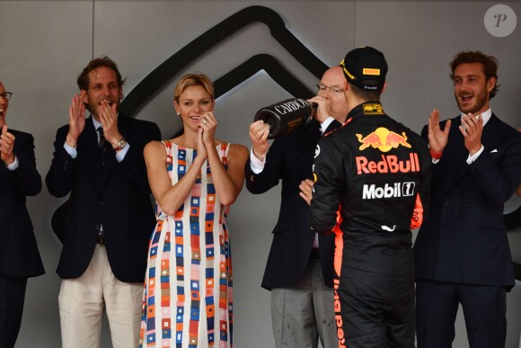 Andrea Casiraghi, la princesse Charlene de Monaco, le prince Albert II de Monaco, Pierre Casiraghi félicitent le trio de tête du 76e Gran Prix de Formule 1 de Monaco remporté par Daniel Ricciardo suivi de Sebastian Vettel et Lewis Hamilton, le 27 mai 2018. © Bruno Bebert/Bestimage
