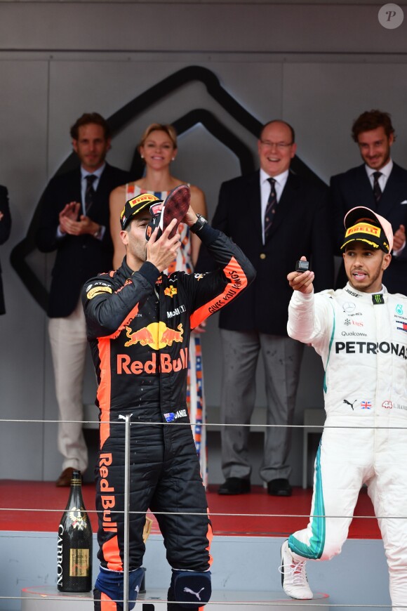 Andrea Casiraghi, la princesse Charlene de Monaco, le prince Albert II de Monaco, Pierre Casiraghi félicitent le trio de tête du 76e Gran Prix de Formule 1 de Monaco remporté par Daniel Ricciardo suivi de Sebastian Vettel et Lewis Hamilton, le 27 mai 2018. © Bruno Bebert/Bestimage