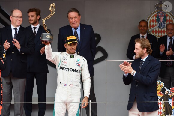 Andrea Casiraghi, la princesse Charlene de Monaco, le prince Albert II de Monaco, Pierre Casiraghi félicitent le trio de tête du 76e Gran Prix de Formule 1 de Monaco remporté par Daniel Ricciardo suivi de Sebastian Vettel et Lewis Hamilton, le 27 mai 2018. © Bruno Bebert/Bestimage