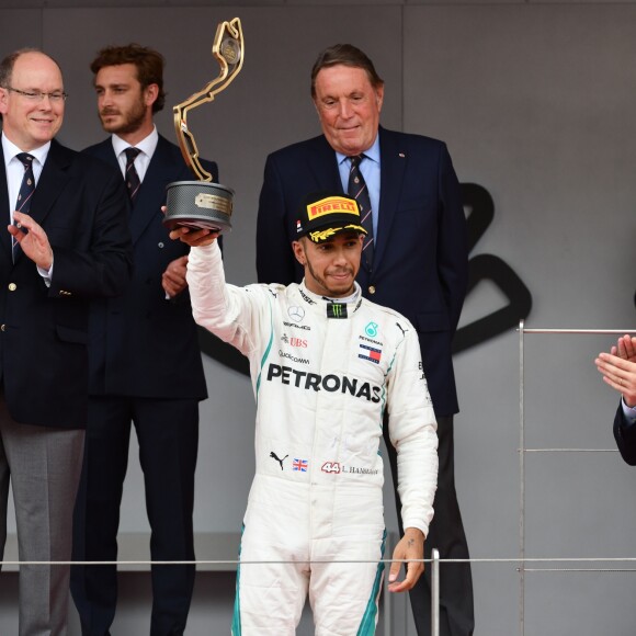 Andrea Casiraghi, la princesse Charlene de Monaco, le prince Albert II de Monaco, Pierre Casiraghi félicitent le trio de tête du 76e Gran Prix de Formule 1 de Monaco remporté par Daniel Ricciardo suivi de Sebastian Vettel et Lewis Hamilton, le 27 mai 2018. © Bruno Bebert/Bestimage