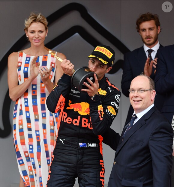 Andrea Casiraghi, la princesse Charlene de Monaco, le prince Albert II de Monaco, Pierre Casiraghi félicitent le trio de tête du 76e Gran Prix de Formule 1 de Monaco remporté par Daniel Ricciardo suivi de Sebastian Vettel et Lewis Hamilton, le 27 mai 2018. © Bruno Bebert/Bestimage
