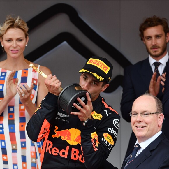Andrea Casiraghi, la princesse Charlene de Monaco, le prince Albert II de Monaco, Pierre Casiraghi félicitent le trio de tête du 76e Gran Prix de Formule 1 de Monaco remporté par Daniel Ricciardo suivi de Sebastian Vettel et Lewis Hamilton, le 27 mai 2018. © Bruno Bebert/Bestimage