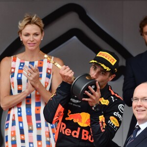 Andrea Casiraghi, la princesse Charlene de Monaco, le prince Albert II de Monaco, Pierre Casiraghi félicitent le trio de tête du 76e Gran Prix de Formule 1 de Monaco remporté par Daniel Ricciardo suivi de Sebastian Vettel et Lewis Hamilton, le 27 mai 2018. © Bruno Bebert/Bestimage