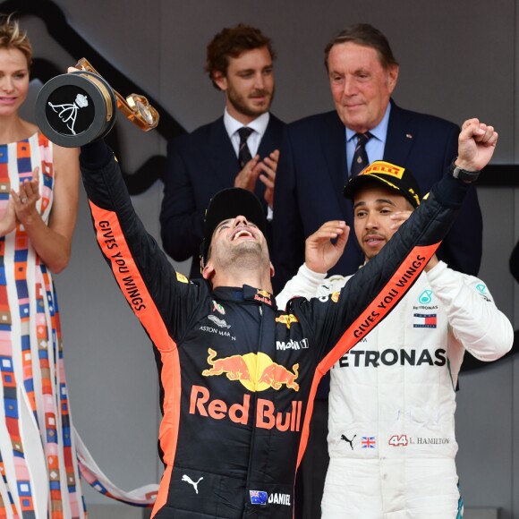 Andrea Casiraghi, la princesse Charlene de Monaco, le prince Albert II de Monaco, Pierre Casiraghi félicitent le trio de tête du 76e Gran Prix de Formule 1 de Monaco remporté par Daniel Ricciardo suivi de Sebastian Vettel et Lewis Hamilton, le 27 mai 2018. © Bruno Bebert/Bestimage