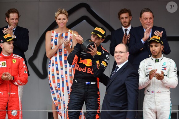 Andrea Casiraghi, la princesse Charlene de Monaco, le prince Albert II de Monaco, Pierre Casiraghi félicitent le trio de tête du 76e Gran Prix de Formule 1 de Monaco remporté par Daniel Ricciardo suivi de Sebastian Vettel et Lewis Hamilton, le 27 mai 2018. © Bruno Bebert/Bestimage