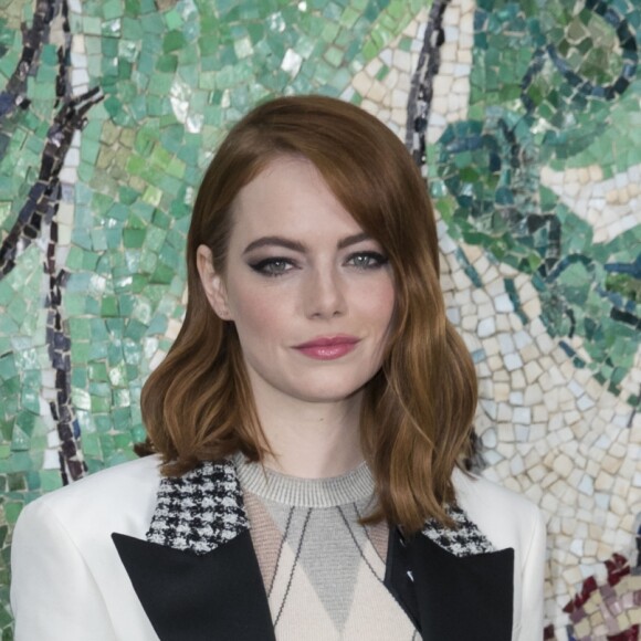 Emma Stone - Photocall du défilé de la collection croisière Louis Vuitton 2019 dans les jardins de la fondation d'art Maeght à Saint-Paul-De-Vence, France, le 28 mai 2018.