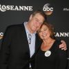 Roseanne Barr, John Goodman - Les célébrités posent lors du photocall de la première du film "Roseanne'' à Burbank le 23 mars 2018