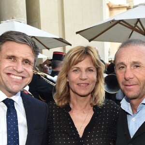 Semi-exclusif - Juan-Carlos Capelli (Vice-président et Directeur Marketing International de Longines), Virginie Coupérie-Eiffel et Philippe Rozier - Conférence de presse du "Longines Paris Eiffel Jumping" (Etape du Longines Global Champions Tour 2018) au Café de l'Homme à Paris le 29 mai 2018. Les 5, 6 et 7 juillet, la 5ème édition du Longines Paris Eiffel Jumping va honorer le comédien Jean Rochefort, décédé en octobre, cavalier émérite et habitué de cette course. " Il avait eu l'idée de sonoriser les obstacles ", dit V. Coupérie-Eiffel, directrice de l'événement. Le Trophée Jean-Rochefort récompensera le couple homme-cheval. Le Longines Paris Eiffel Jumping choisit JC De Castelbajac pour l'affiche officielle de sa 5ème édition © Veeren/Bestimage Semi-exclusive -