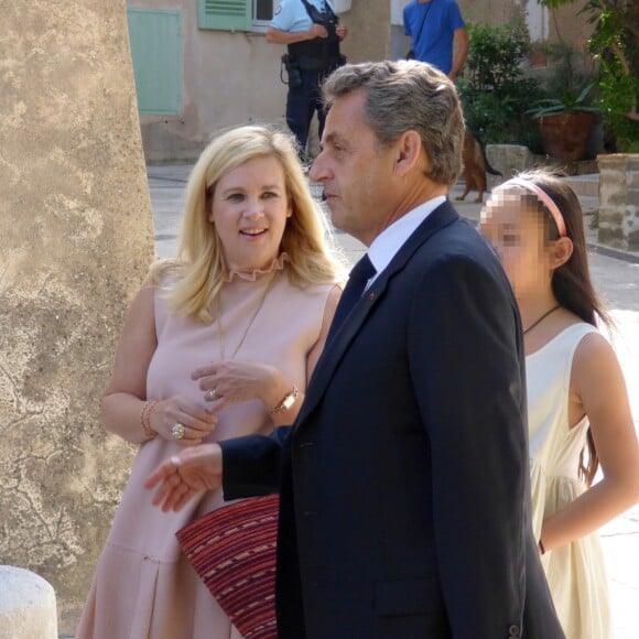 Exclusif - Hélène Darroze avec ses filles Charlotte et Quitterie, Nicolas Sarkozy - Mariage de la navigatrice et femme politique et vice-présidente de la région Sud-Provence-Alpes-Côte-d'Azur, Maud Fontenoy avec le conseiller régional poitevin Olivier Chartier à l'Èglise de Gassin dans le Var le 26 mai 2018.