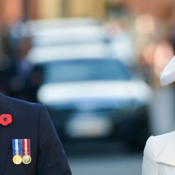 La duchesse Catherine de Cambridge (Kate Middleton) en Alexander McQueen aux commémorations du centenaire de la Bataille de Passchendaele à Ypres en Belgique le 30 juillet 2017. 