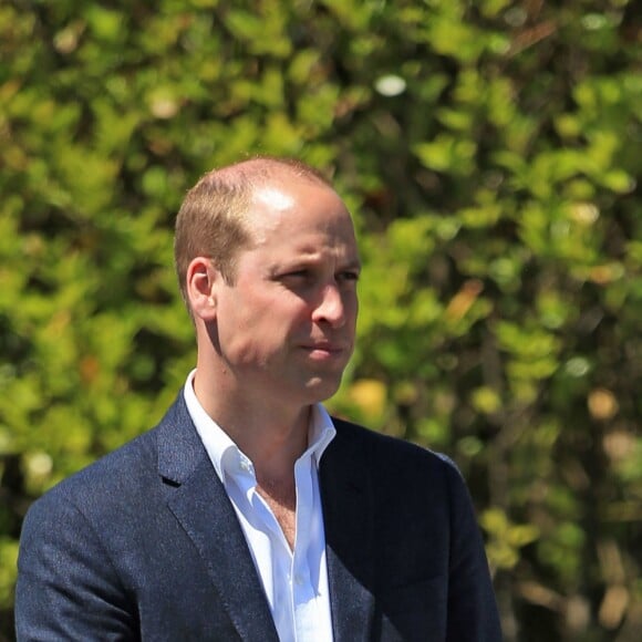 Le prince William, duc de Cambridge, sur les lieux du Tourist Trophy de l'île de Man lors de sa visite de l'île le 6 juin 2018. Fan de moto, il a joint l'utile et l'agréable.