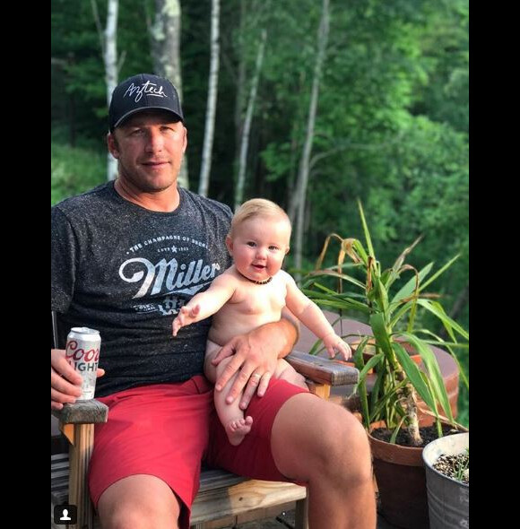 Bode Miller avec sa fille Emeline Grier Miller sur Instagram le 13 juin 2017.
