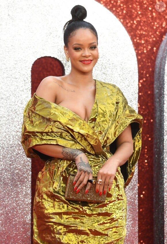 Rihanna (robe Yiqing Yin) - Première du film "Ocean's 8" au Cineworld Leicester Square à Londres, Royaume Uni, le 13 juin 2018.