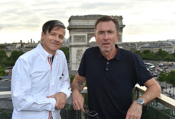 Exclusif - John Cameron Mitchell et Tim Roth - Rencontres à la terrasse Publicis lors du 7ème Champs Elysées Film Festival (CEFF) à Paris le 13 juin 2018. © Veeren-CVS/Bestimage
