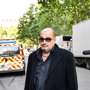 Exclusif - Le cousin de Johnny Hallyday, Michael Ketcham Halliday arrive à la messe hommage pour le 75ème anniversaire de Johnny Hallyday en l'église de La Madeleine à Paris. Le 15 juin 2018