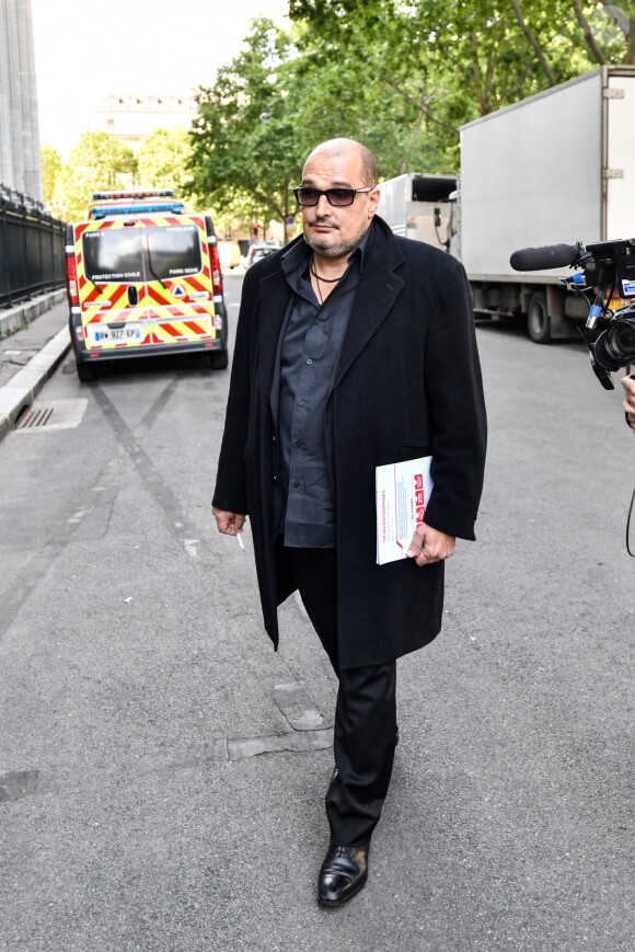 Exclusif - Le cousin de Johnny Hallyday, Michael Ketcham Halliday arrive à la messe hommage pour le 75ème anniversaire de Johnny Hallyday en l'église de La Madeleine à Paris. Le 15 juin 2018