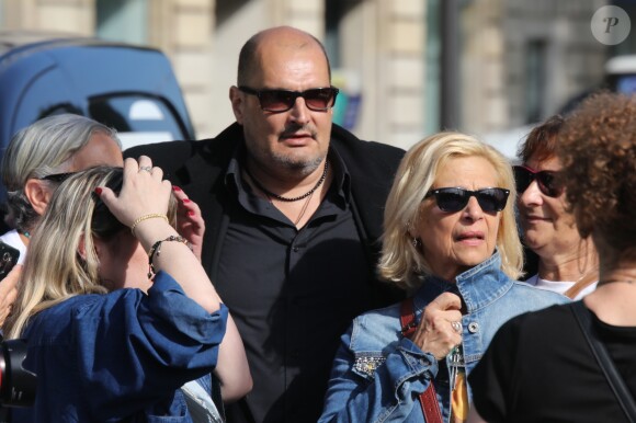 Exclusif - Le cousin de Johnny Hallyday, Michael Ketcham Halliday arrive à la messe hommage pour le 75ème anniversaire de Johnny Hallyday en l'église de La Madeleine à Paris. Le 15 juin 2018