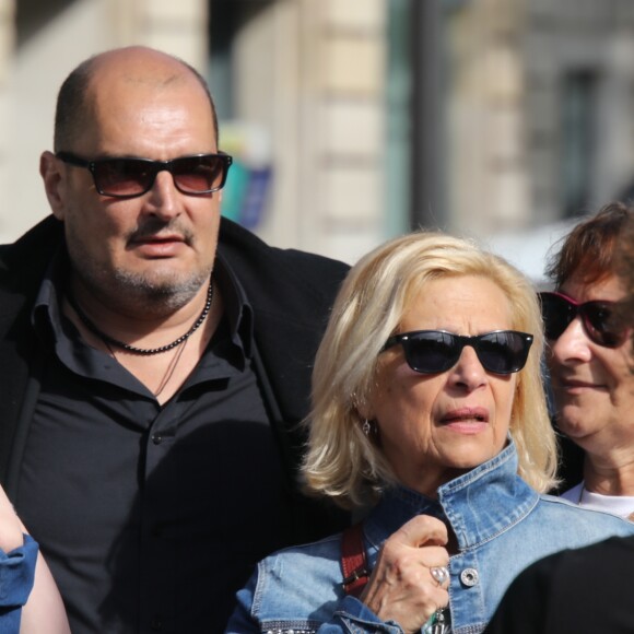 Exclusif - Le cousin de Johnny Hallyday, Michael Ketcham Halliday arrive à la messe hommage pour le 75ème anniversaire de Johnny Hallyday en l'église de La Madeleine à Paris. Le 15 juin 2018