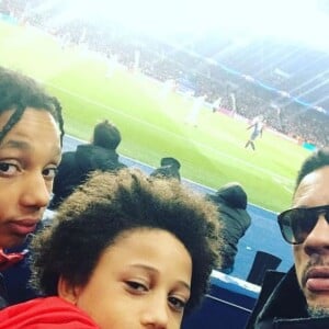 JoeyStarr avec ses fils Matisse et Kalil au Parc des princes, Instagram le 6 mars 2018.