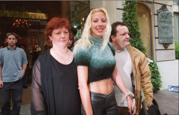 Loana et sa mère Violette en juillet 2001 à Paris