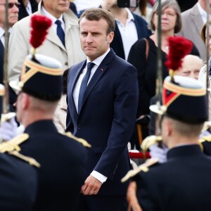 Le chef de l'Etat Emmanuel Macron et la ministre des armées, Florence Parly au cours de la cérémonie au Mont Valérien à l'occasion de la commémoration du 78ème anniversaire de l'appel du 18 juin, Suresnes, France, le 18 juin 2018. © Stéphane Lemouton / Bestimage