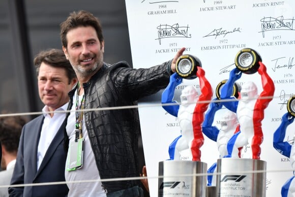 Christian Estrosi, maire de Nice, Richard Orlinski (créateur du trophée du Grand Prix de France) lors de la remise de prix du Grand Prix de France de Formule 1 au Castellet le 24 juin 2018. © Bruno Bebert / Bestimage