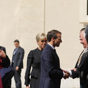 Le président de la République française Emmanuel Macron, sa femme la Première Dame Brigitte Macron (Trogneux) et l'archevêque allemand de l'Église catholique et préfet de la maison pontificale Georg Gänswein - Le président de la République française est reçu pour la première fois par le pape François au Vatican, le 26 juin 2018. © Dominique Jacovides/Bestimage