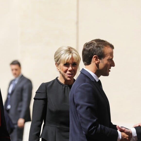 Le président de la République française Emmanuel Macron, sa femme la Première Dame Brigitte Macron (Trogneux) et l'archevêque allemand de l'Église catholique et préfet de la maison pontificale Georg Gänswein - Le président de la République française est reçu pour la première fois par le pape François au Vatican, le 26 juin 2018. © Dominique Jacovides/Bestimage