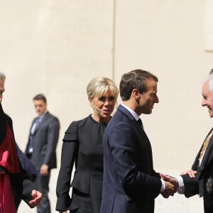 Le président de la République française Emmanuel Macron, sa femme la Première Dame Brigitte Macron (Trogneux) et l'archevêque allemand de l'Église catholique et préfet de la maison pontificale Georg Gänswein - Le président de la République française est reçu pour la première fois par le pape François au Vatican, le 26 juin 2018. © Dominique Jacovides/Bestimage