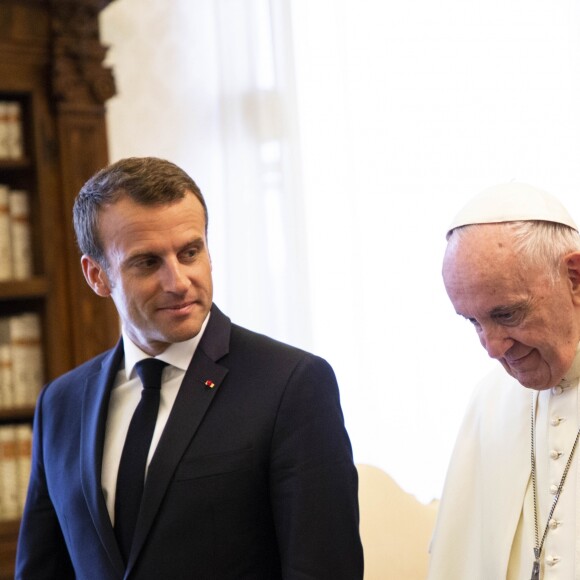 Le président Emmanuel Macron et son épouse Brigitte Macron rencontrent le pape François au Vatican le 26 juin 2018. © Cristian Gennari / Vatican Pool / Bestimage