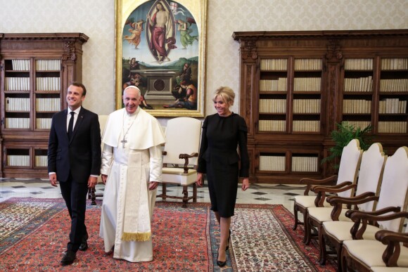 Le président Emmanuel Macron et son épouse Brigitte Macron rencontrent le pape François au Vatican le 26 juin 2018. © Cristian Gennari / Vatican Pool / Bestimage