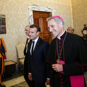 Le président Emmanuel Macron et son épouse Brigitte Macron rencontrent le pape François au Vatican le 26 juin 2018. © Cristian Gennari / Vatican Pool / Bestimage