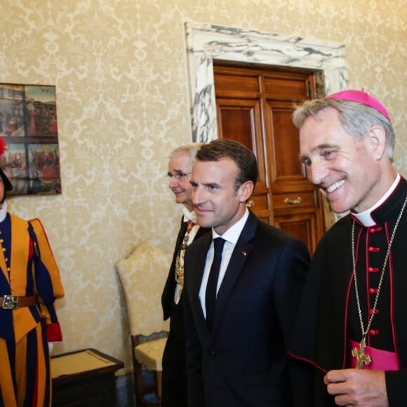 Le président Emmanuel Macron et son épouse Brigitte Macron rencontrent le pape François au Vatican le 26 juin 2018. © Cristian Gennari / Vatican Pool / Bestimage