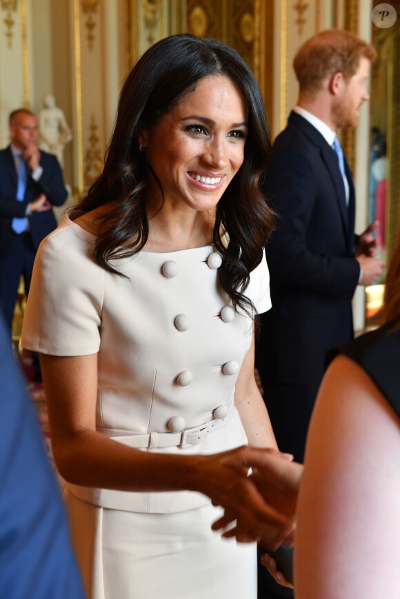 Meghan Markle, duchesse de Sussex - Personnalités à la cérémonie "Queen's Young Leaders Awards" au palais de Buckingham à Londres le 26 juin 2018.